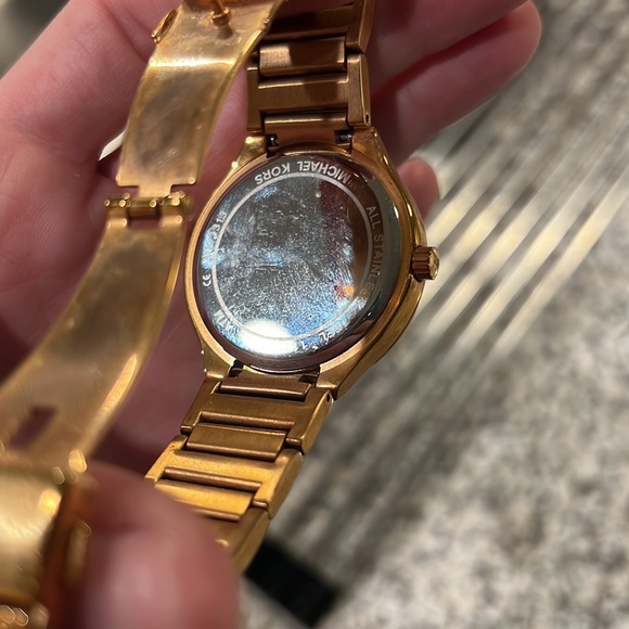 Michael Kors Rose Gold Watch - Picture 7 of 7